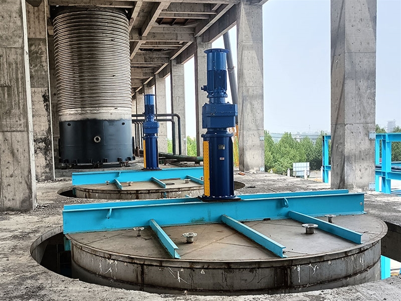 攪拌裝置現(xiàn)場(chǎng)